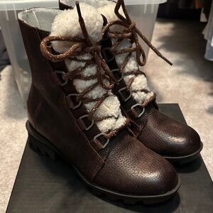 Sorel Dark Brown Ankle Boots with Fur Lining